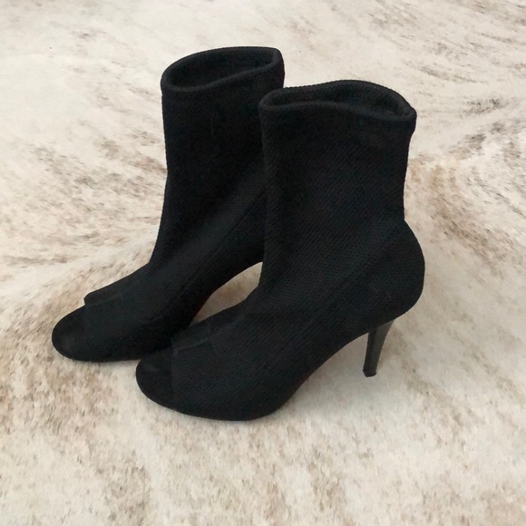 PARKER & SKY ~Kim Kardashian black knit ankle boot - Picture 2 of 4